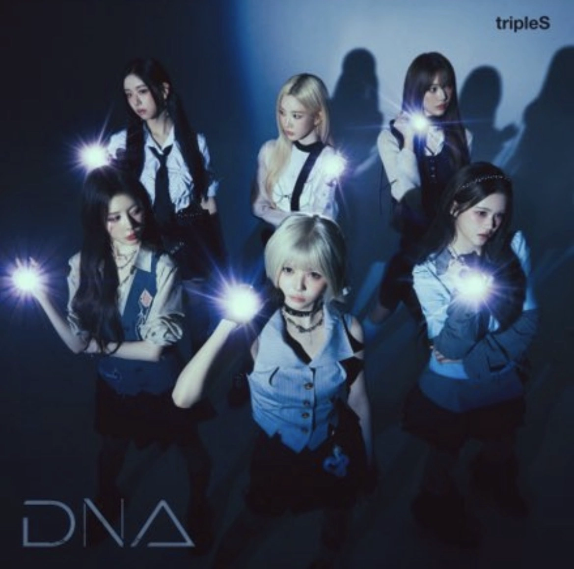 tripleS - DNA