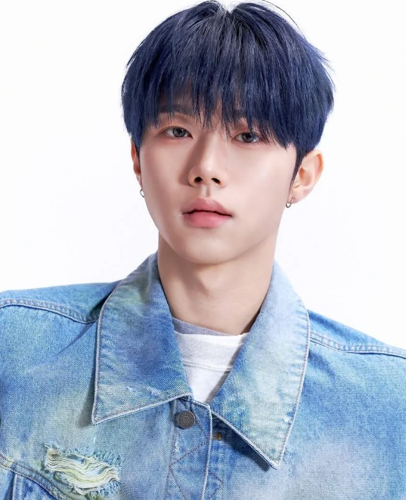 Hyunwoo Photocards (xikers) | Bias Room