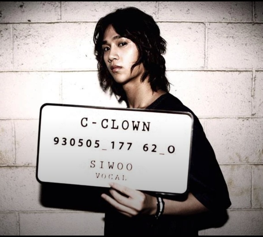 Si Woo