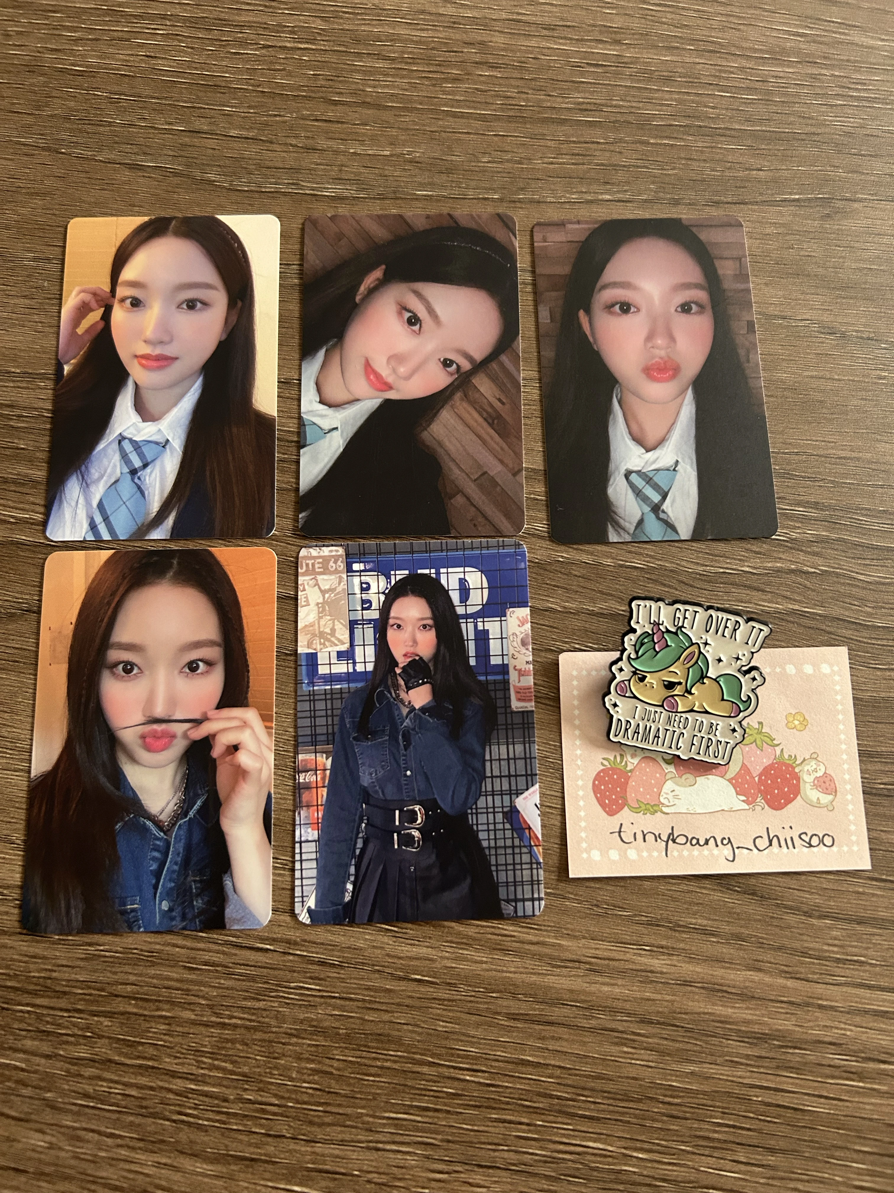 Gowon 2022 Season Greeting Set listing photo 1