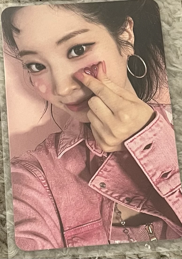 TWICE Dahyun TWICE-Dahyun-Album-Formula of Love: O+T=<3 listing photo 1