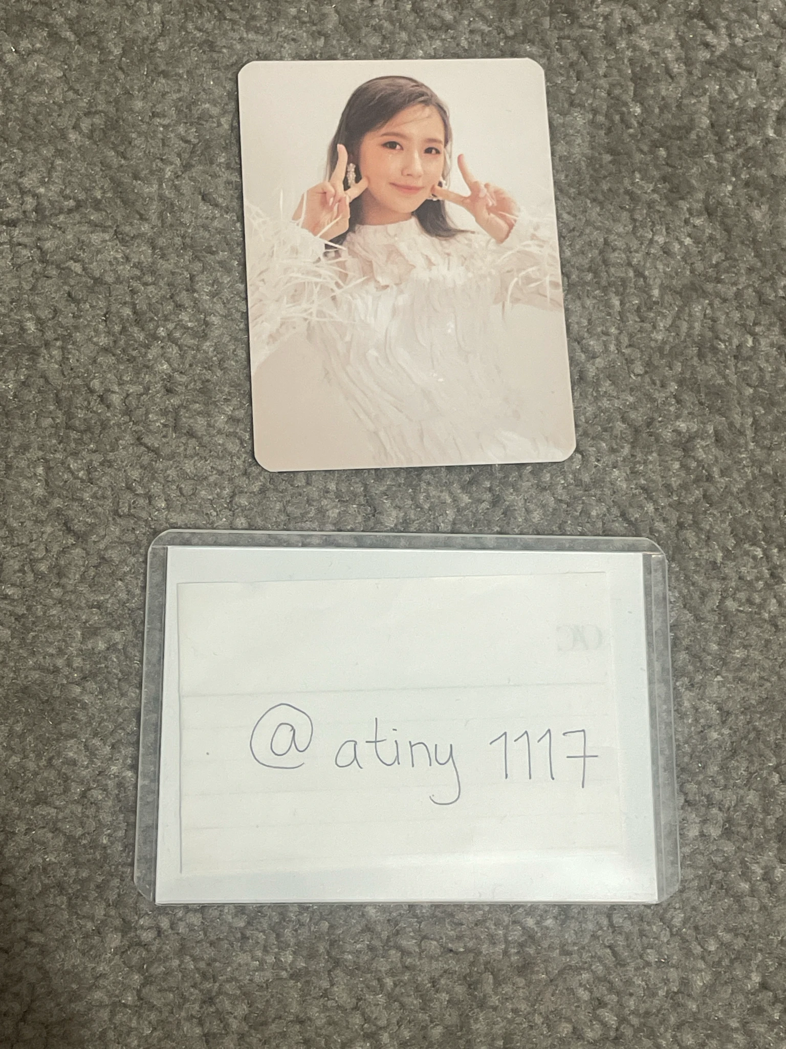 i-dle Miyeon (G)I-DLE - Minnie - I Trust Album album photocard non-selfie non-standard size listing photo 1