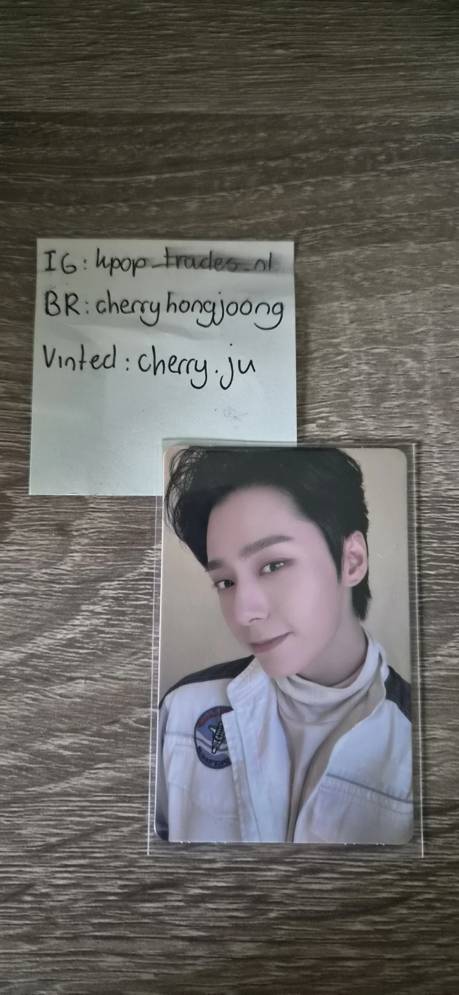 ONEUS Hwanwoong ONEUS - Hwanwoong - Season’s Greetings 2022 - Shoot for the Moon Other season's greetings bizent listing photo 1