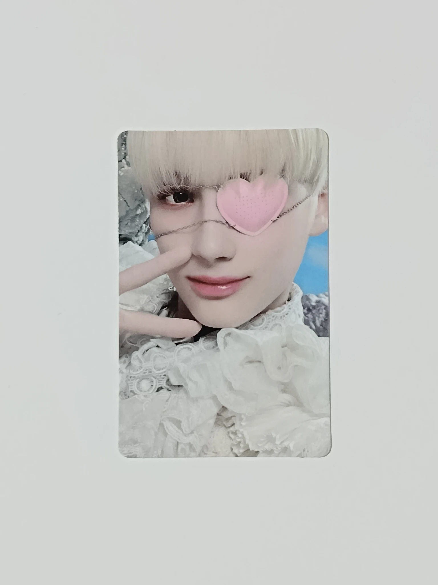 TOMORROW X TOGETHER Huening Kai TOMORROW X TOGETHER - Huening Kai - The Chaos Chapter: FREEZE Album album photocard world version listing photo 1