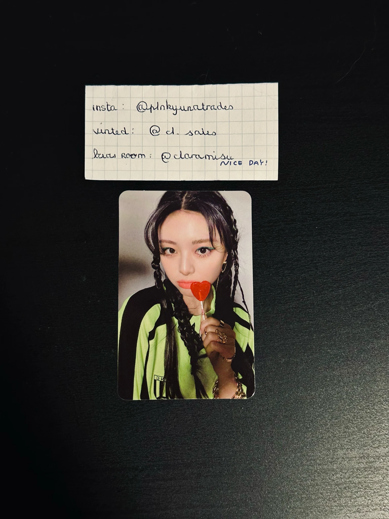 ITZY Yuna ITZY - Yuna - GUESS WHO Album album photocard standard version listing photo 1