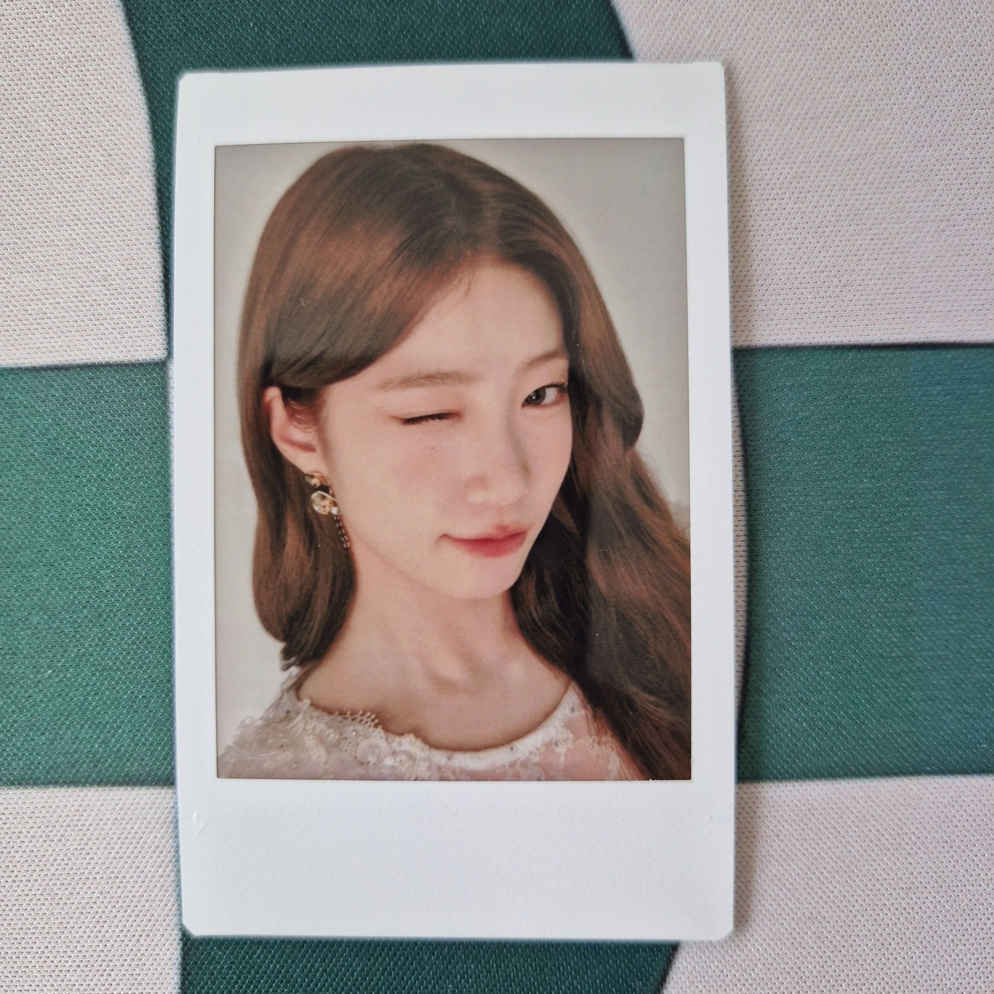 LE SSERAFIM Kazuha LE SSERAFIM - Kazuha - LE SSERAFIM EASY CRAZY HOT ENCORE 2025 Event polaroid merch photocard tour merch merch listing photo 1
