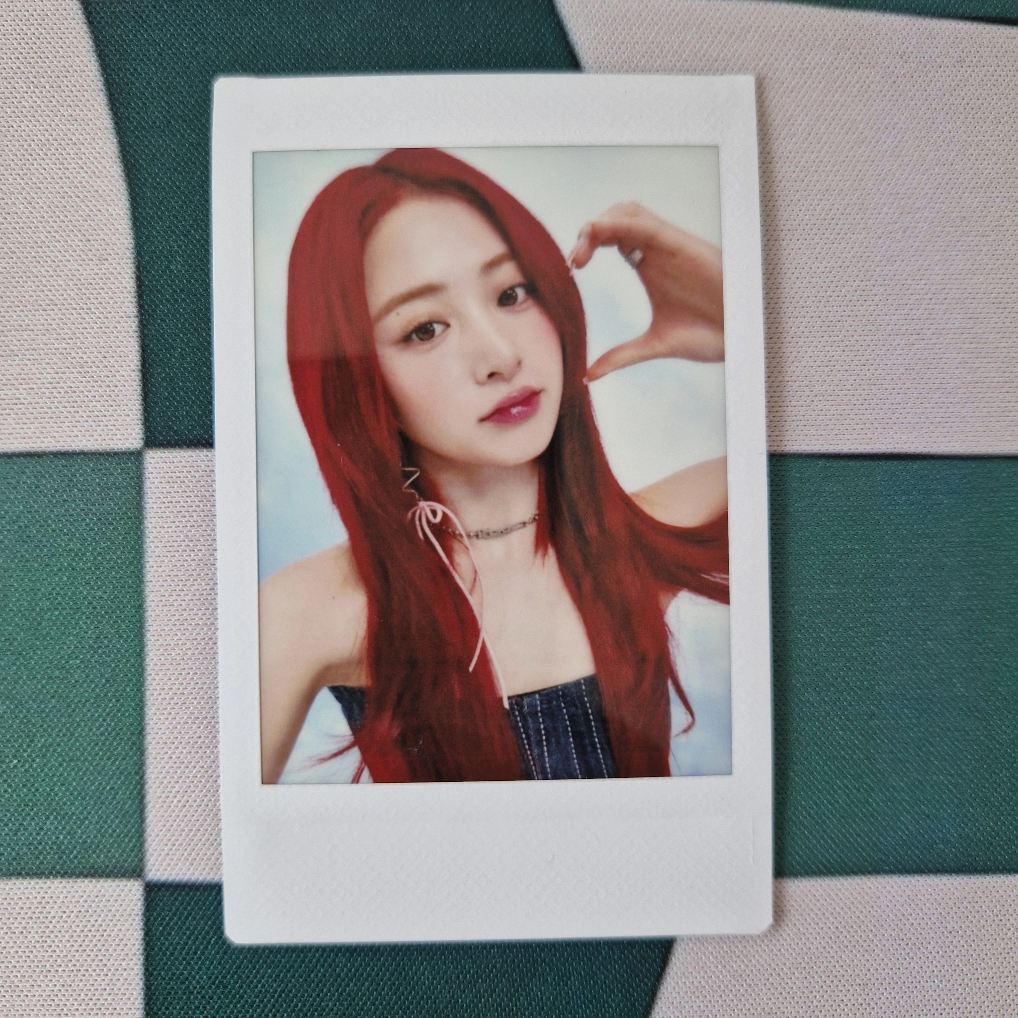 LE SSERAFIM Huh Yunjin LE SSERAFIM - Huh Yunjin - LE SSERAFIM Fan Meeting 'Fearnada' 2024 S/S - JAPAN Event B version japan polaroid listing photo 1