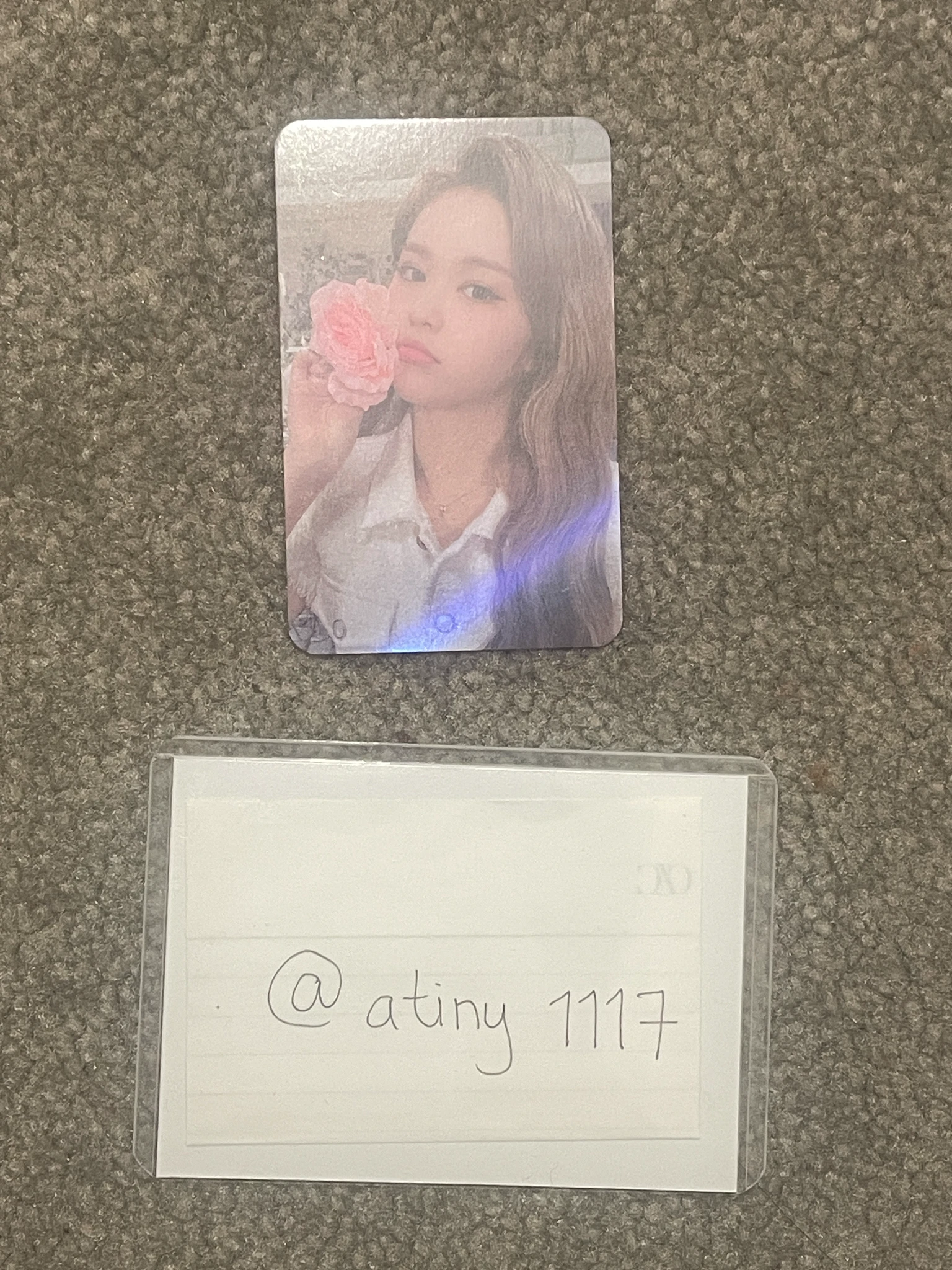 EVERGLOW E:U EVERGLOW - E:U - -77.82X-78.29 Album album photocard first press only holographic (hologram) listing photo 1