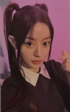 ILLIT Minju ILLIT - MINJU - bomb Album magic bomb ver album photocard listing photo 1