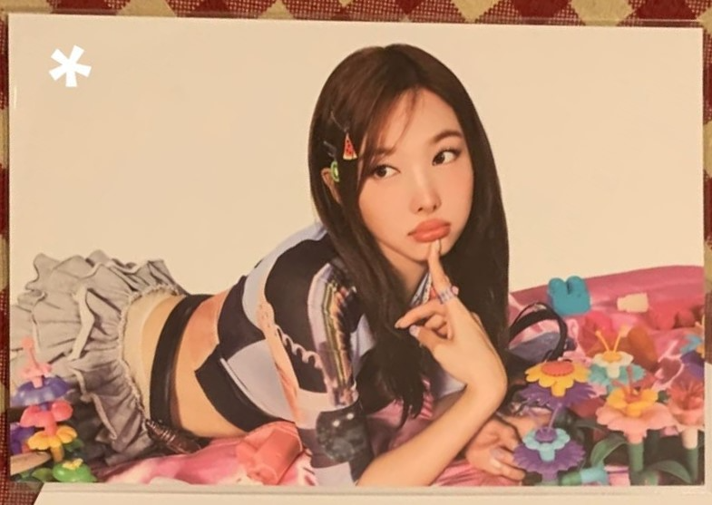 TWICE Nayeon TWICE - Other message card postcard postcard set listing photo 1