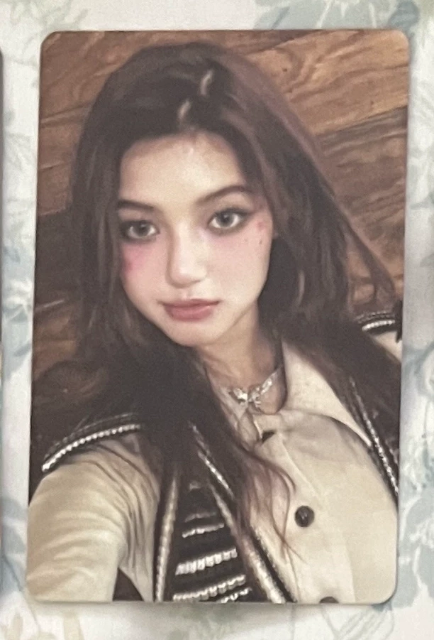NewJeans Danielle NewJeans - Danielle - OMG Album album photocard newjeans version listing photo 1