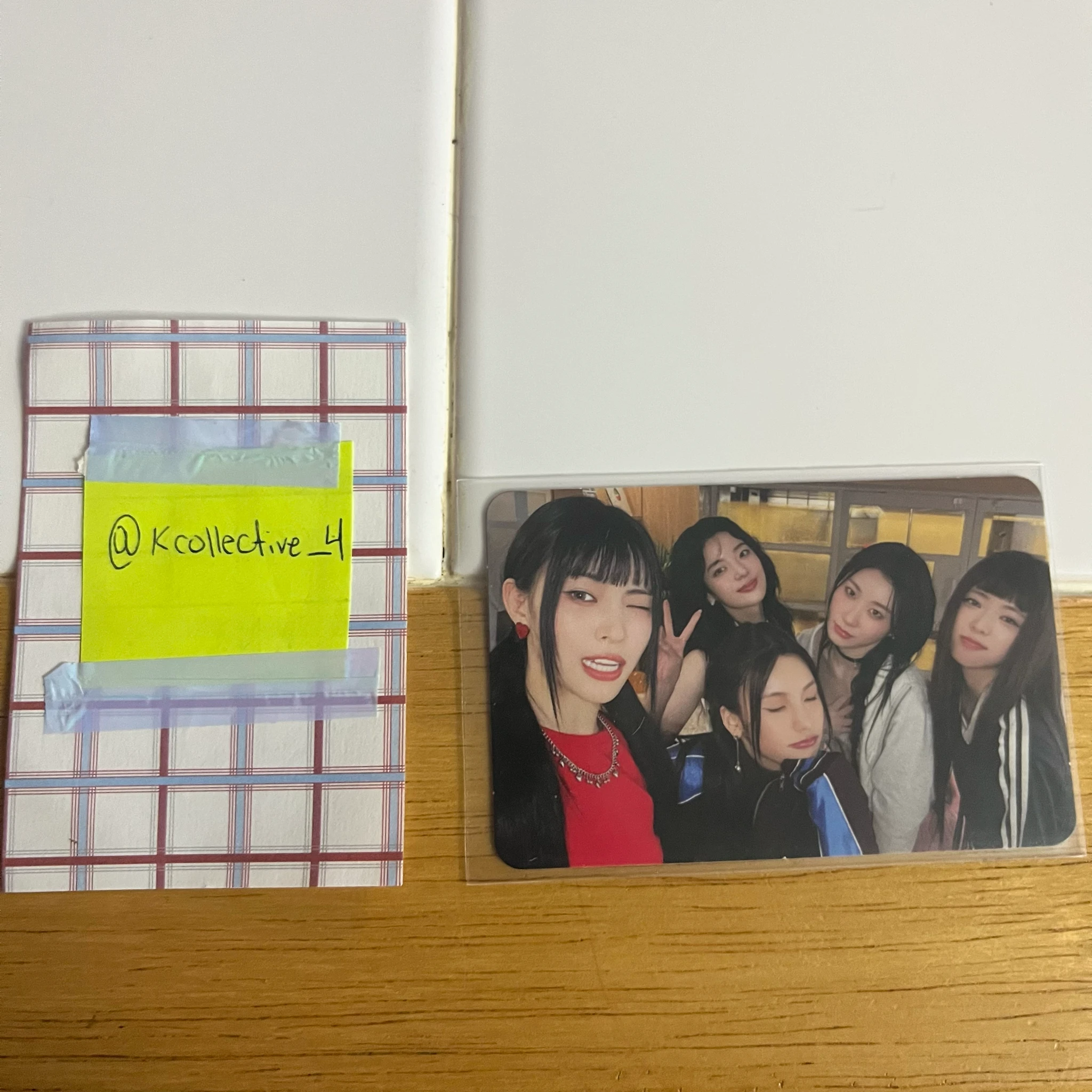 ITZY ITZY - GOLD Album barnes & noble exclusive horizontal listing photo 1