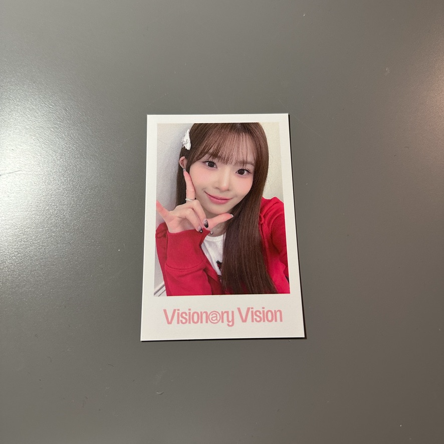 tripleS Kotone tripleS - Kotone - Performante Album everline round 9 video call (fancall) polaroid listing photo 1
