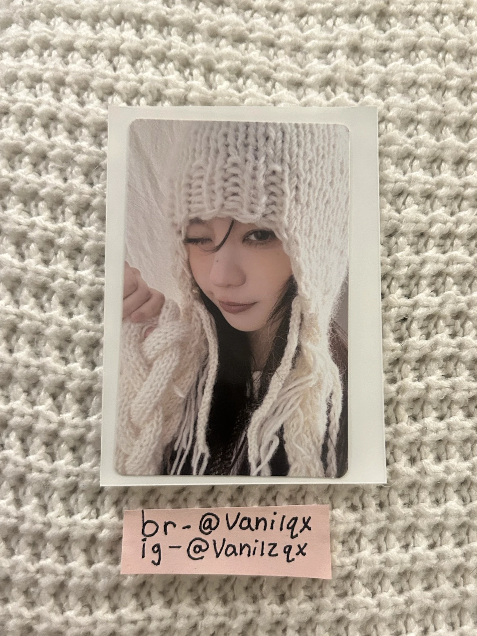 ILLIT Moka ILLIT - MOKA - bomb Album star bomb ver album photocard listing photo 1