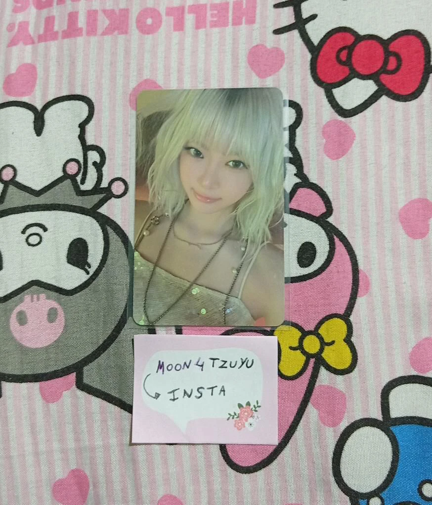 LE SSERAFIM Hong Eunchae LE SSERAFIM - Hong Eunchae - HOT Album withmuu lucky draw round 2 listing photo 1