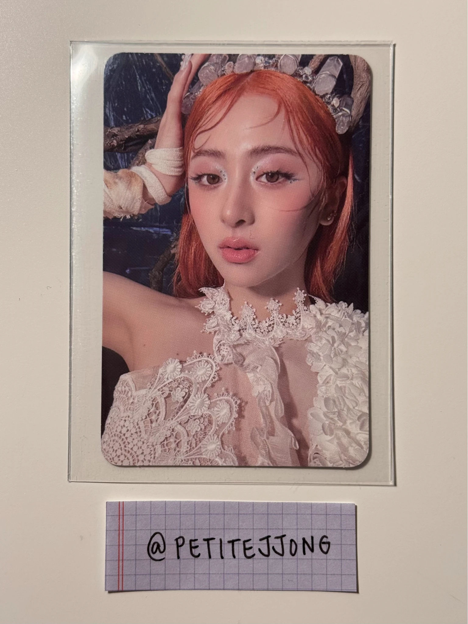 LE SSERAFIM Huh Yunjin LE SSERAFIM - Huh Yunjin - EASY Album album photocard Featherly Lotus ver. listing photo 1
