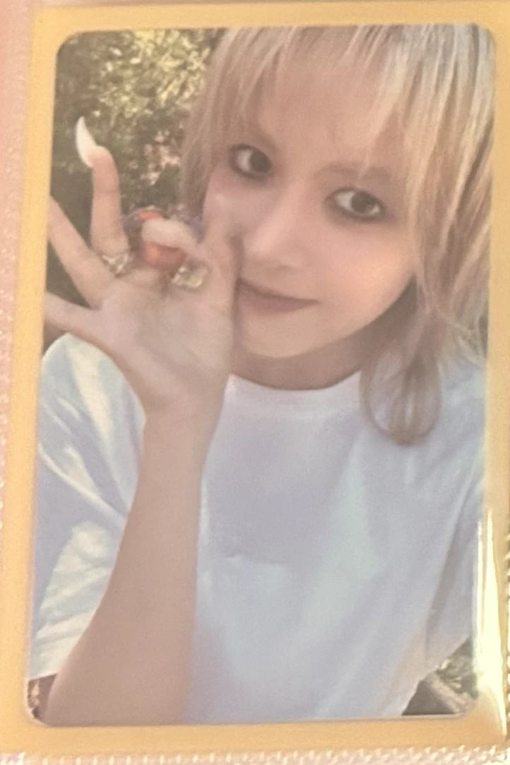 NMIXX Lily NMIXX - Lily - Fe3O4: BREAK Album album photocard nephelomancy ver. listing photo 1