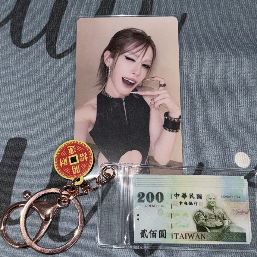 XLOV Wumuti XLOV - Wumuti - XLOV - Asia-Pacific Tour Event taipei concert benefit photocard set listing photo 1