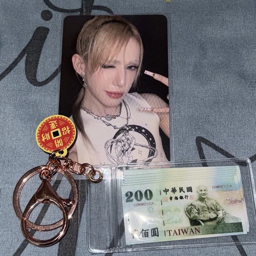XLOV Wumuti XLOV - Wumuti - I, God Album pop-up store MD event soundwave listing photo 1