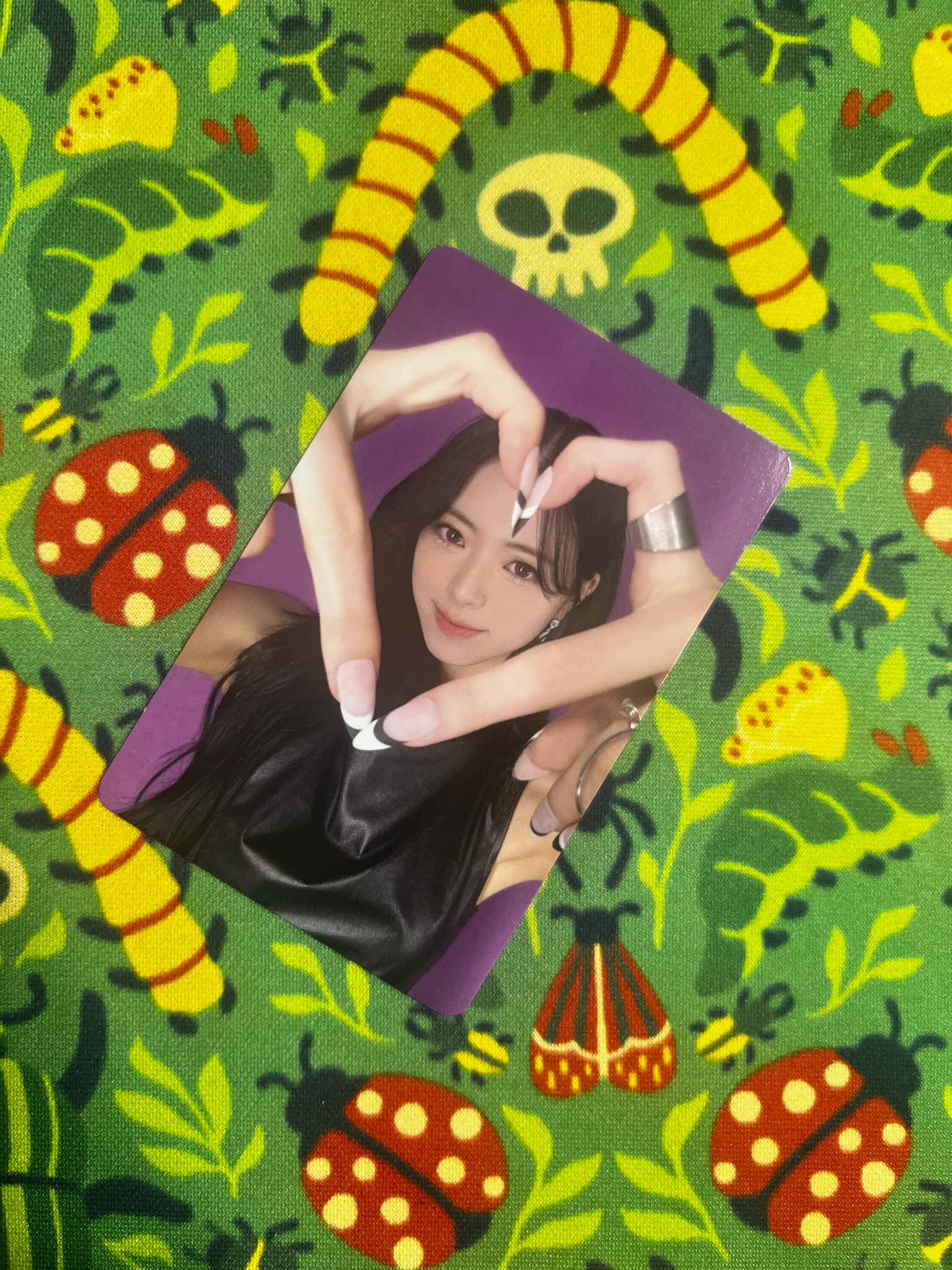 ITZY Yuna ITZY - Yuna - Ringo Album limited version B version japanese album album photocard non-selfie listing photo 1