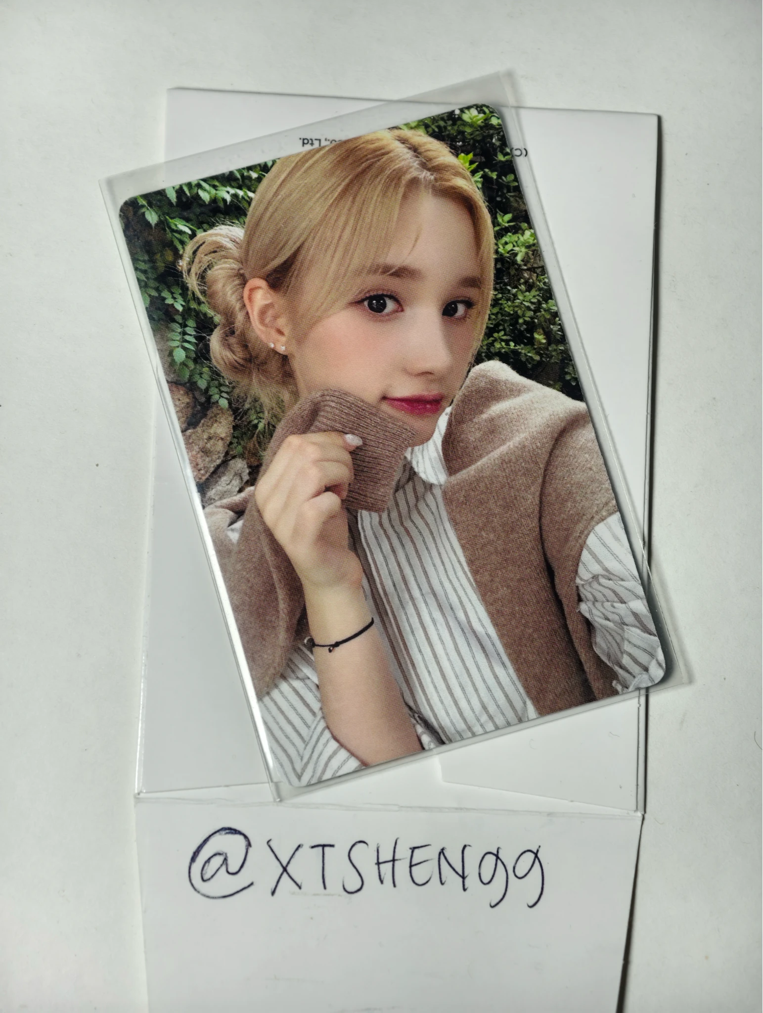 Kep1er Huening Bahiyyih Kep1er - Huening Bahiyyih - 2024 Season's Greetings: P.O. BOX 103 Other musicart (music art) fansign listing photo 1