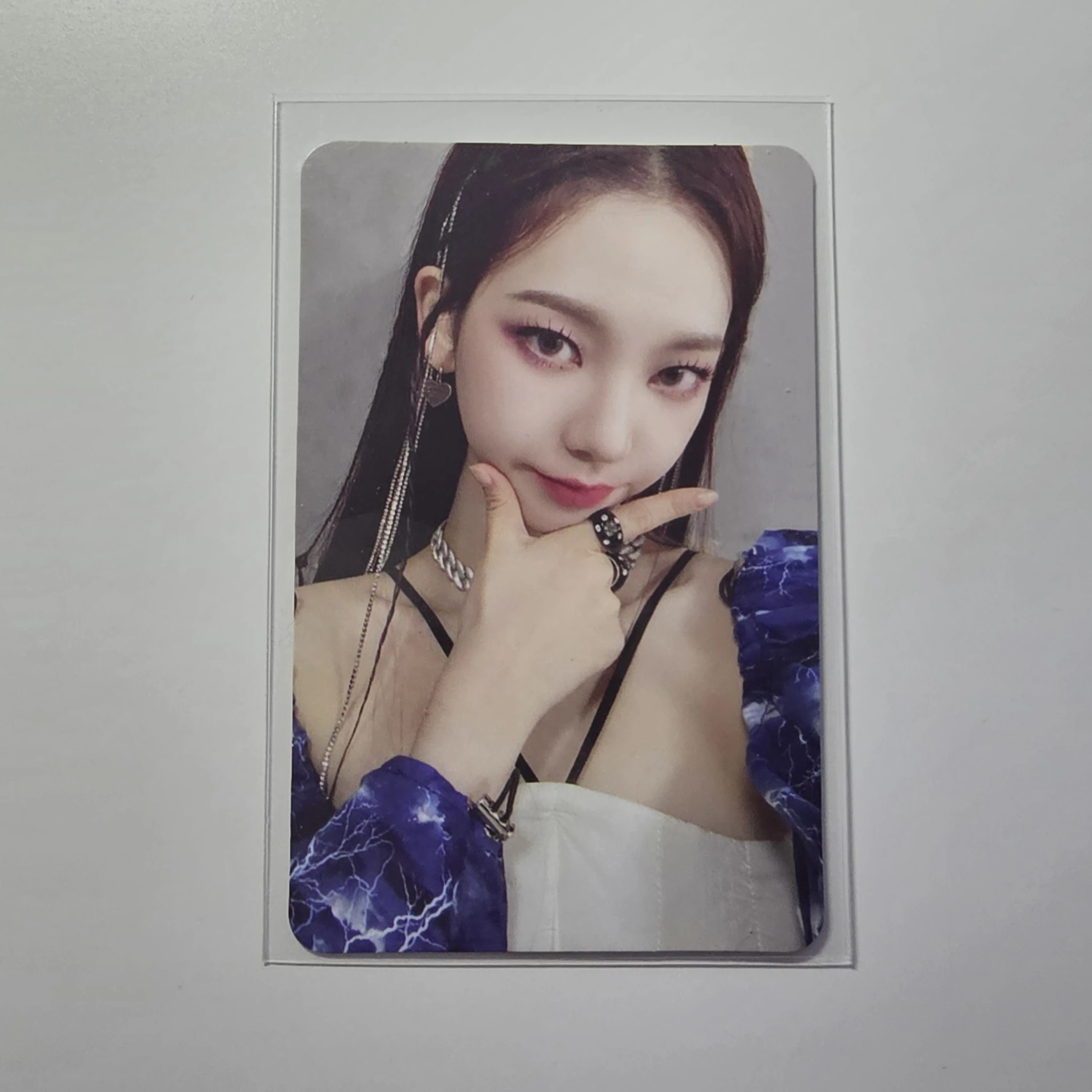 aespa Karina aespa - Karina - 2021 Winter SMTOWN: SMCU EXPRESS Album album photocard selfie photocard listing photo 1