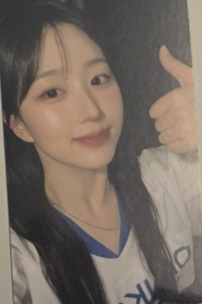 NMIXX Haewon NMIXX - Haewon - Fe3O4: STICK OUT Album merch photocard purchase benefit black sheep syndrome (bss) listing photo 1