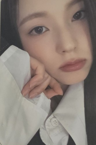 NMIXX Kyujin NMIXX - Kyujin - Fe3O4: BREAK Album album photocard mixx blood version listing photo 1