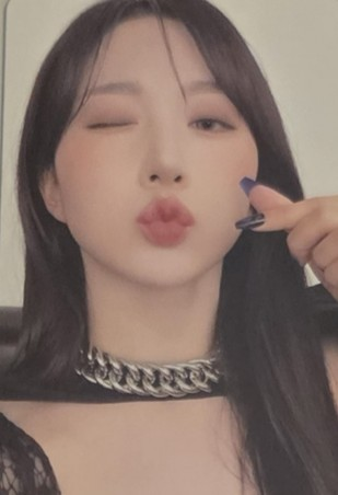 NMIXX Haewon NMIXX - Haewon - ENTWURF Album album photocard light version listing photo 1
