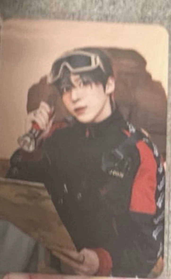 ATEEZ Yunho ATEEZ - Yunho - ANITEEZ IN TREASURE Other merch photocard listing photo 1