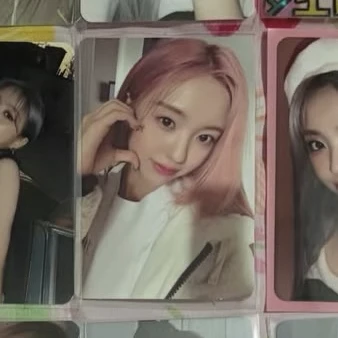 Kep1er Yeseo Kep1er - Yeseo - LOVESTRUCK! Album album photocard photobook version eye contact version listing photo 1