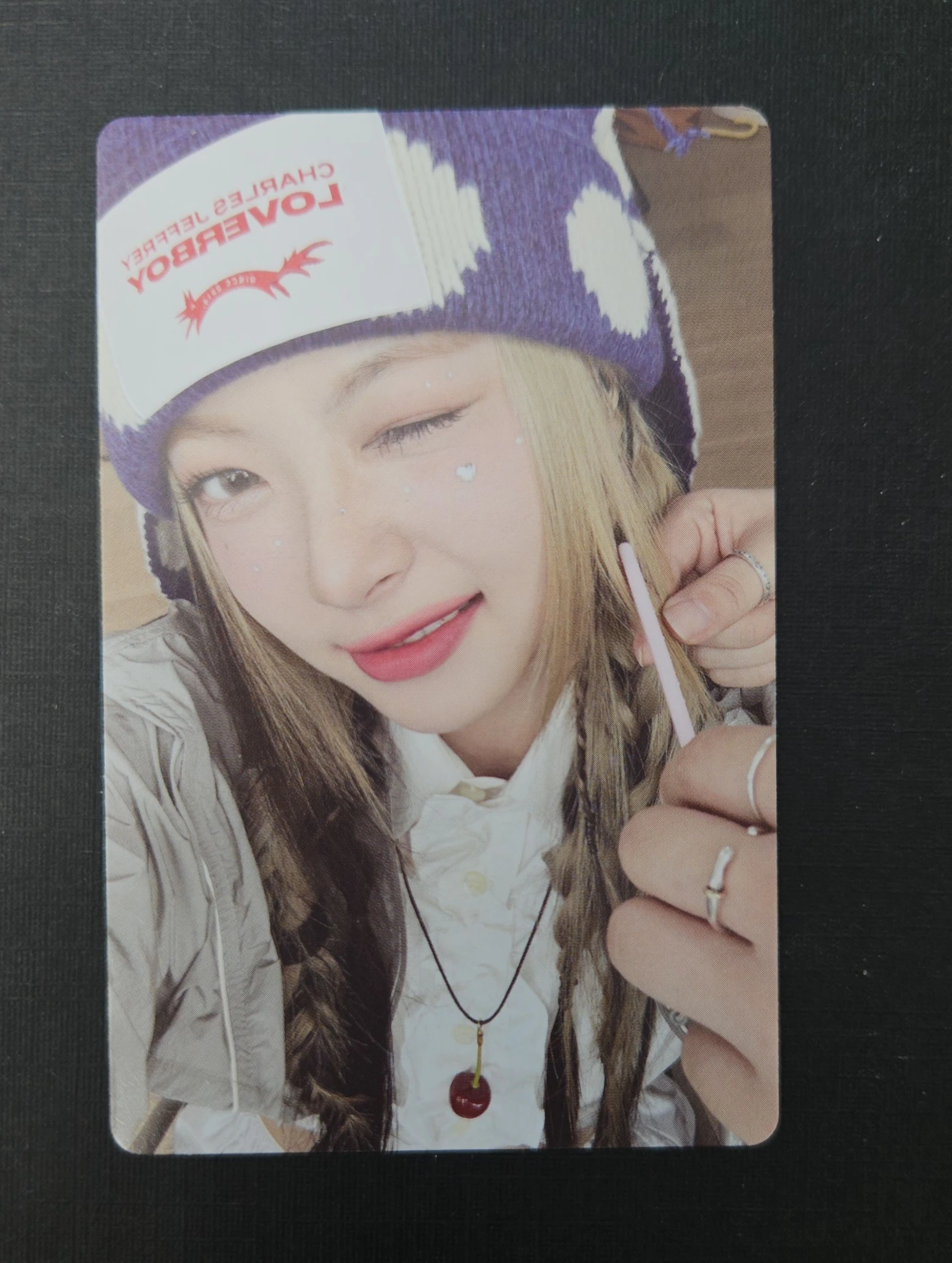 LE SSERAFIM Hong Eunchae LE SSERAFIM - Hong Eunchae - EASY Album compact version album photocard cheerful red version listing photo 1