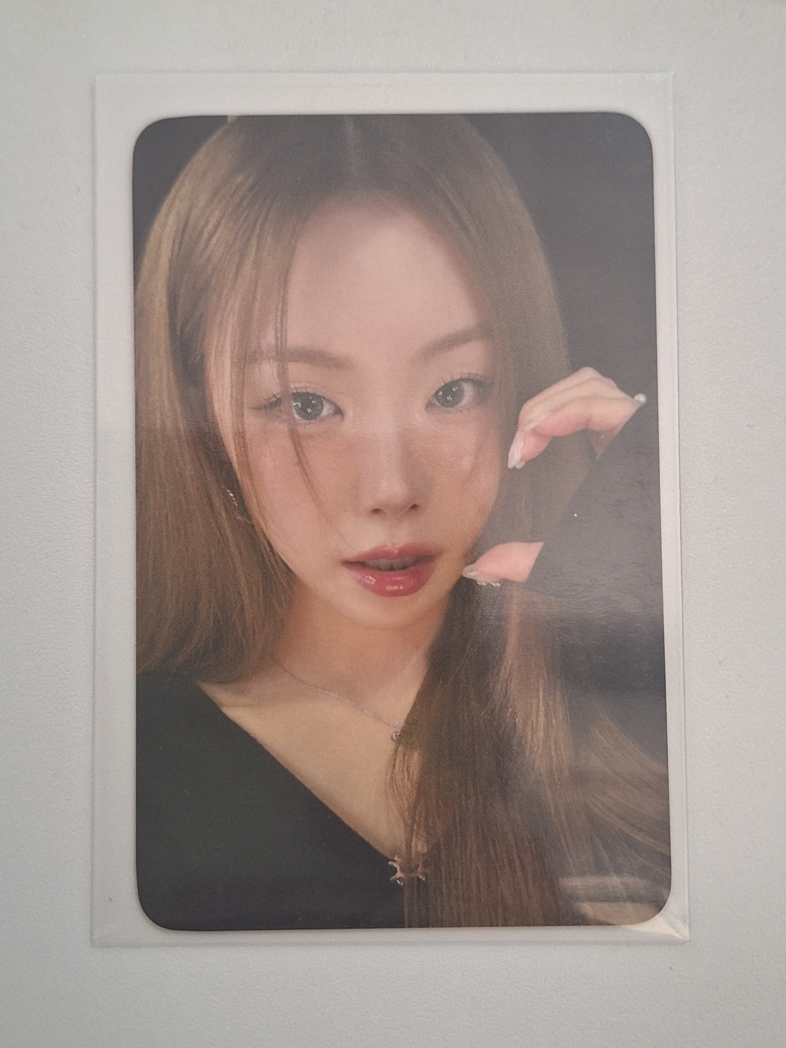 Billlie Suhyeon Billlie - Suhyeon - 1st World Tour 'Our Flowerld (Belllie've You)' Event t-shirt merch photocard seoul listing photo 1