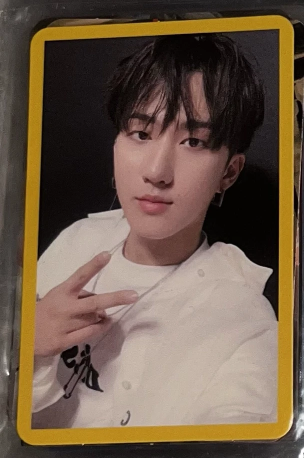 Stray Kids Changbin Stray Kids - Changbin - Clé 2: Yellow Wood Album album photocard yellow border ver. listing photo 1