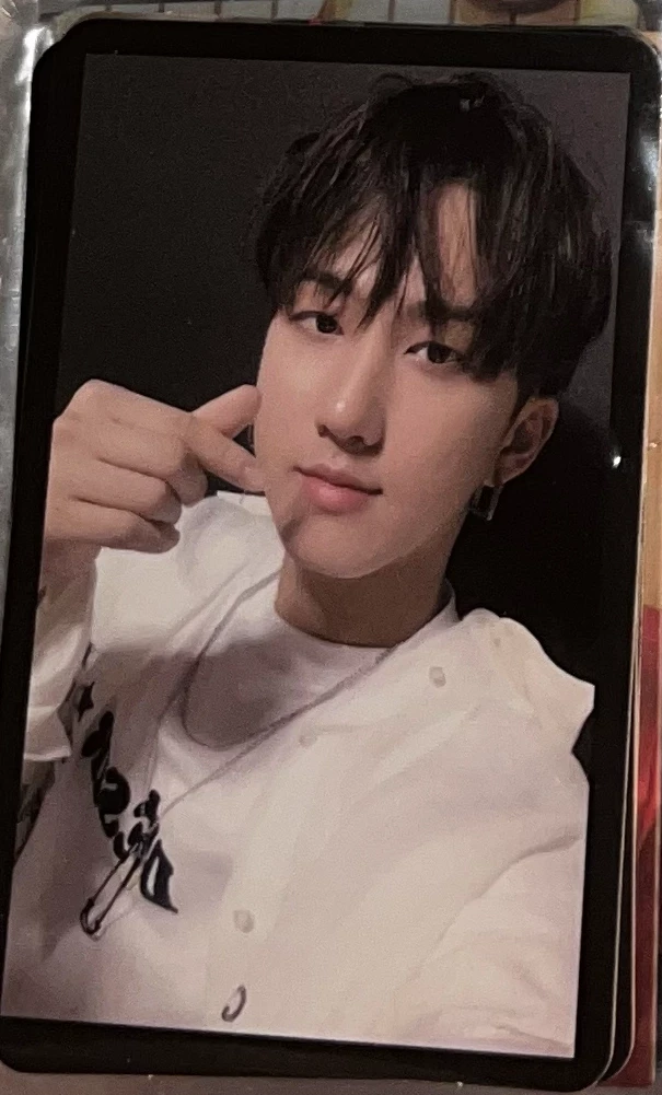 Stray Kids Changbin Stray Kids - Changbin - Clé 2: Yellow Wood Album album photocard black border ver. listing photo 1