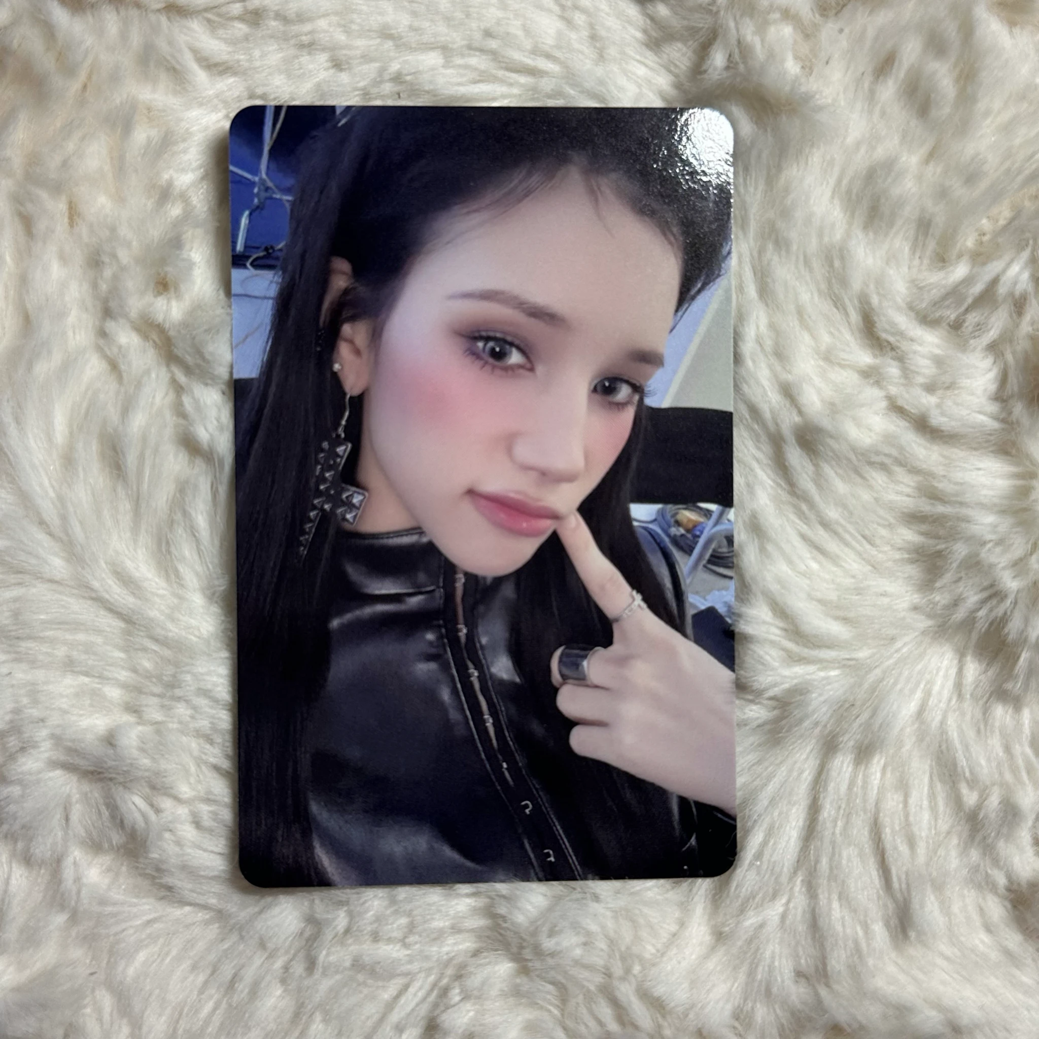 Kep1er Huening Bahiyyih Kep1er - Huening Bahiyyih - Crack Code Album album photocard unlocked version listing photo 1