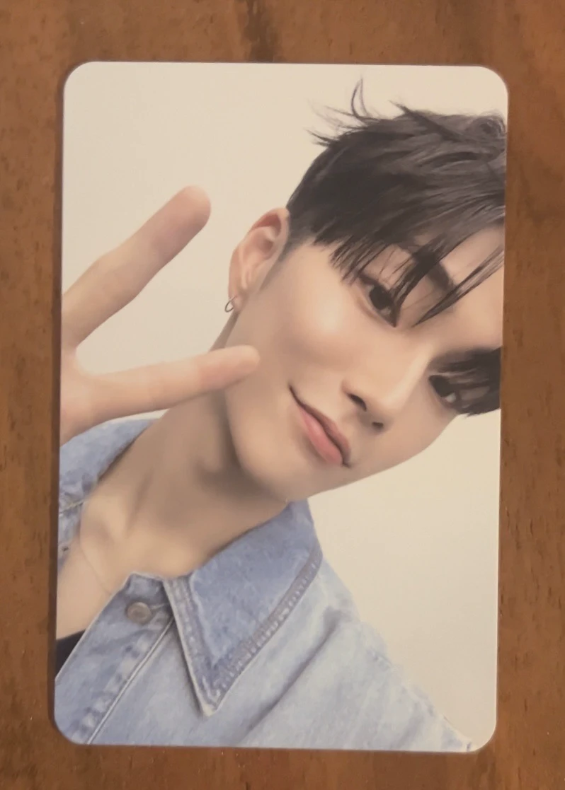 RIIZE XngHan (ex. Seunghan) RIIZE - XngHan (ex. Seunghan) - 2024 SEASON'S GREETINGS Other photocard set listing photo 1