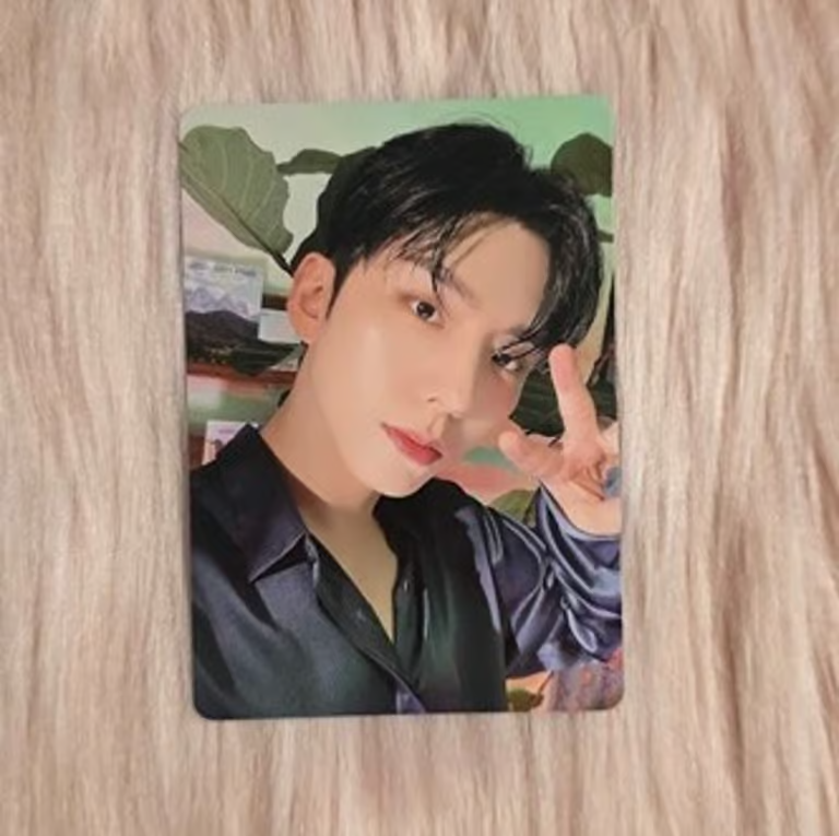MONSTA X Kihyun MONSTA X - Kihyun - 2023 Season's Greetings - Mon Couvert Other season's greetings wall calendar version photocard set listing photo 1