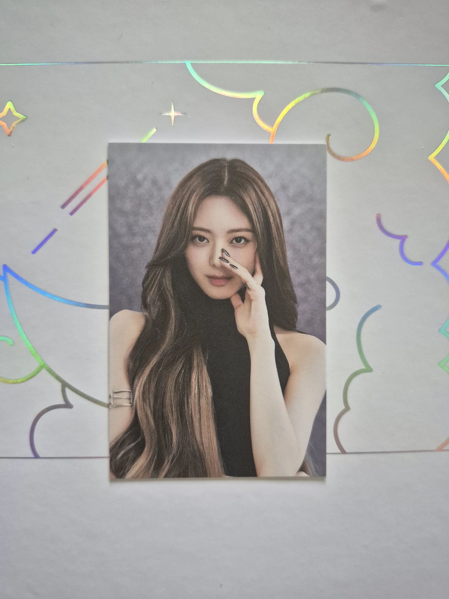 ITZY Yuna ITZY - Yuna - Cheshire Album album photocard standard version neon photocard non-selfie concept photocard listing photo 1