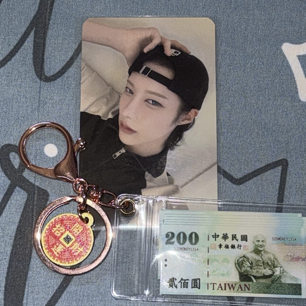 XLOV Rui XLOV - Rui - SERVING-X - 2026 XLOV Asia Tour Event merch photocard tour merch trading card listing photo 1