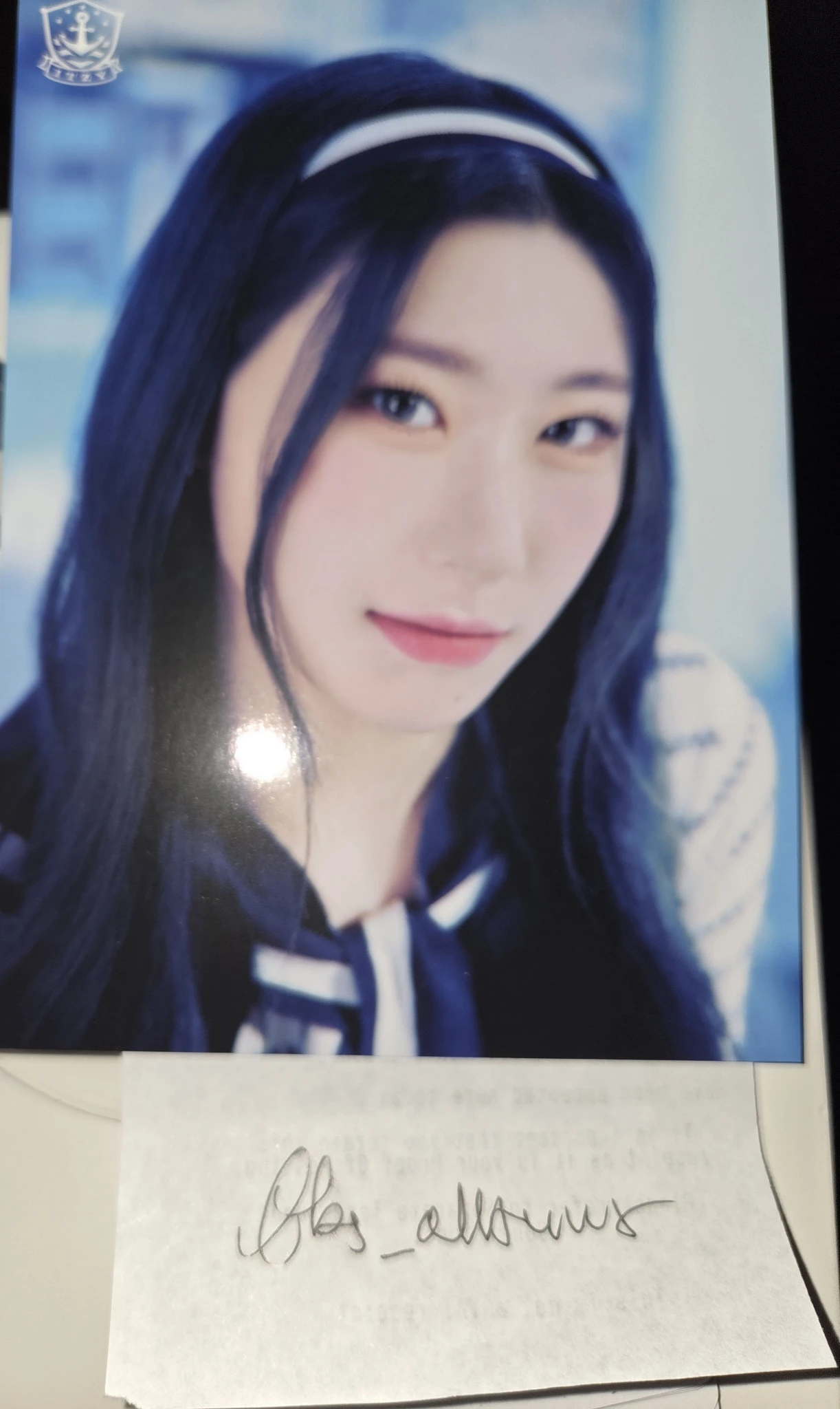 ITZY Chaeryeong ITZY - Chaeryeong - JYP JAPAN POPUP STORE 2023 Event trading card non-standard size japan merch photocard concept version listing photo 1