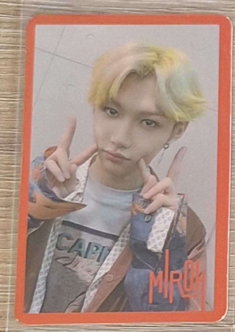 Stray Kids Felix Stray Kids - Felix - Clé 1: Miroh Album album photocard red border ver. listing photo 1