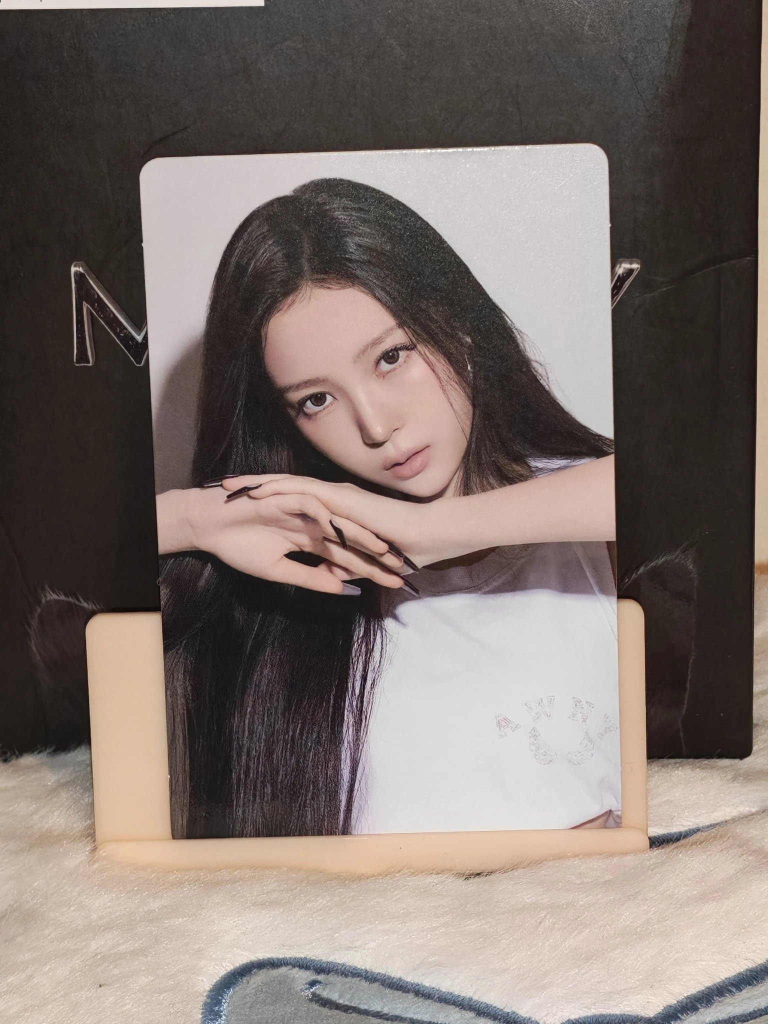 MEOVV Narin MEOVV - Narin - BITE NOW Album album photocard meovv version non-selfie concept version listing photo 1