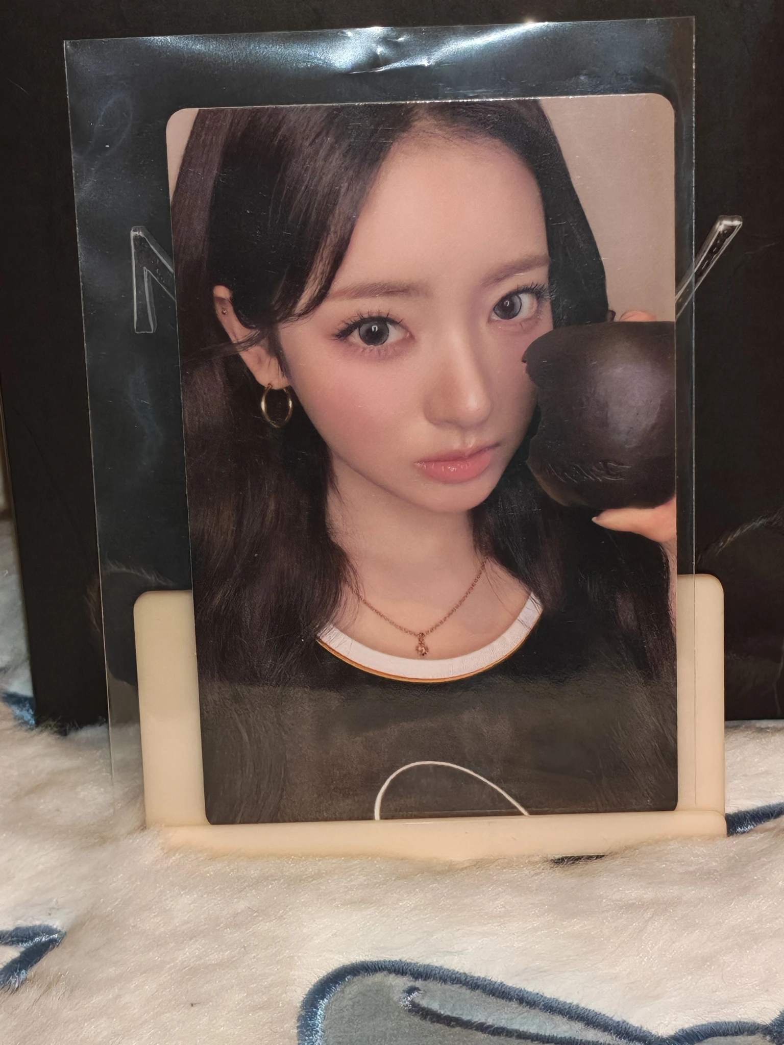 MEOVV Anna MEOVV - Anna - BITE NOW Album the black label (tbl) shop merch photocard purchase benefit online listing photo 1