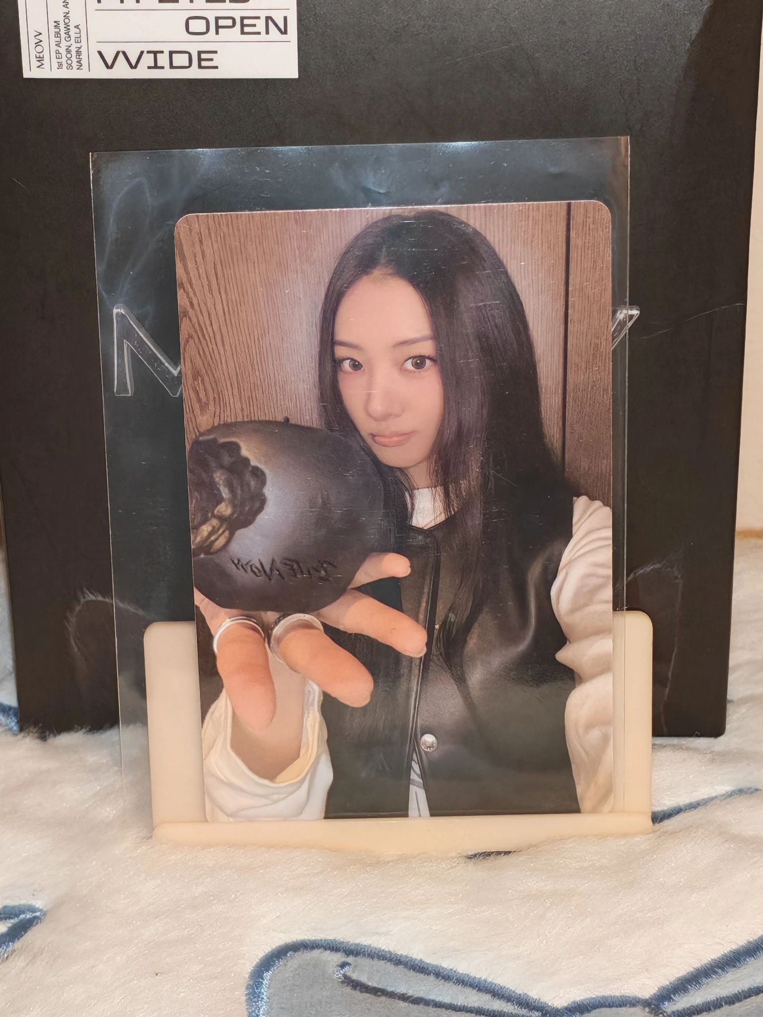 MEOVV Gawon MEOVV - Gawon - BITE NOW Album the black label (tbl) shop merch photocard purchase benefit online listing photo 1
