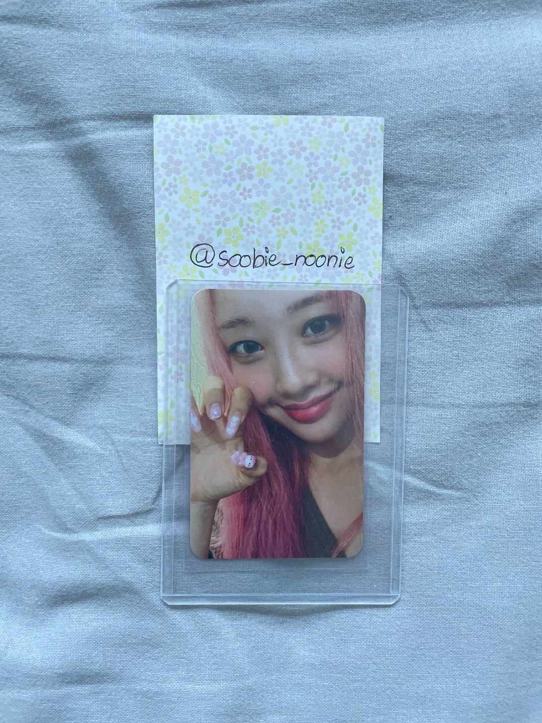 Yves Yves Yves - Yves - LOOP Album Stardust Kpop Shop fansign listing photo 1