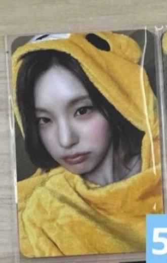 ITZY Yeji ITZY - Yeji - Motto Album counting stars video call (fancall) round 1 listing photo 1