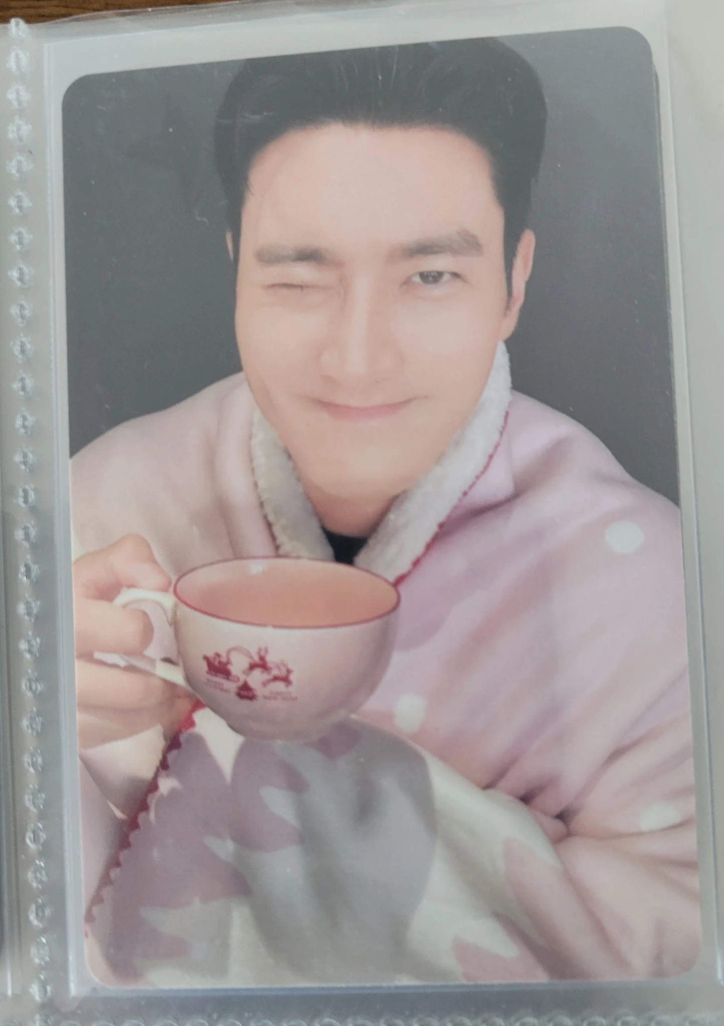 SUPER JUNIOR Siwon SUPER JUNIOR - Siwon - 2024 Pink Christmas Other trading card listing photo 1