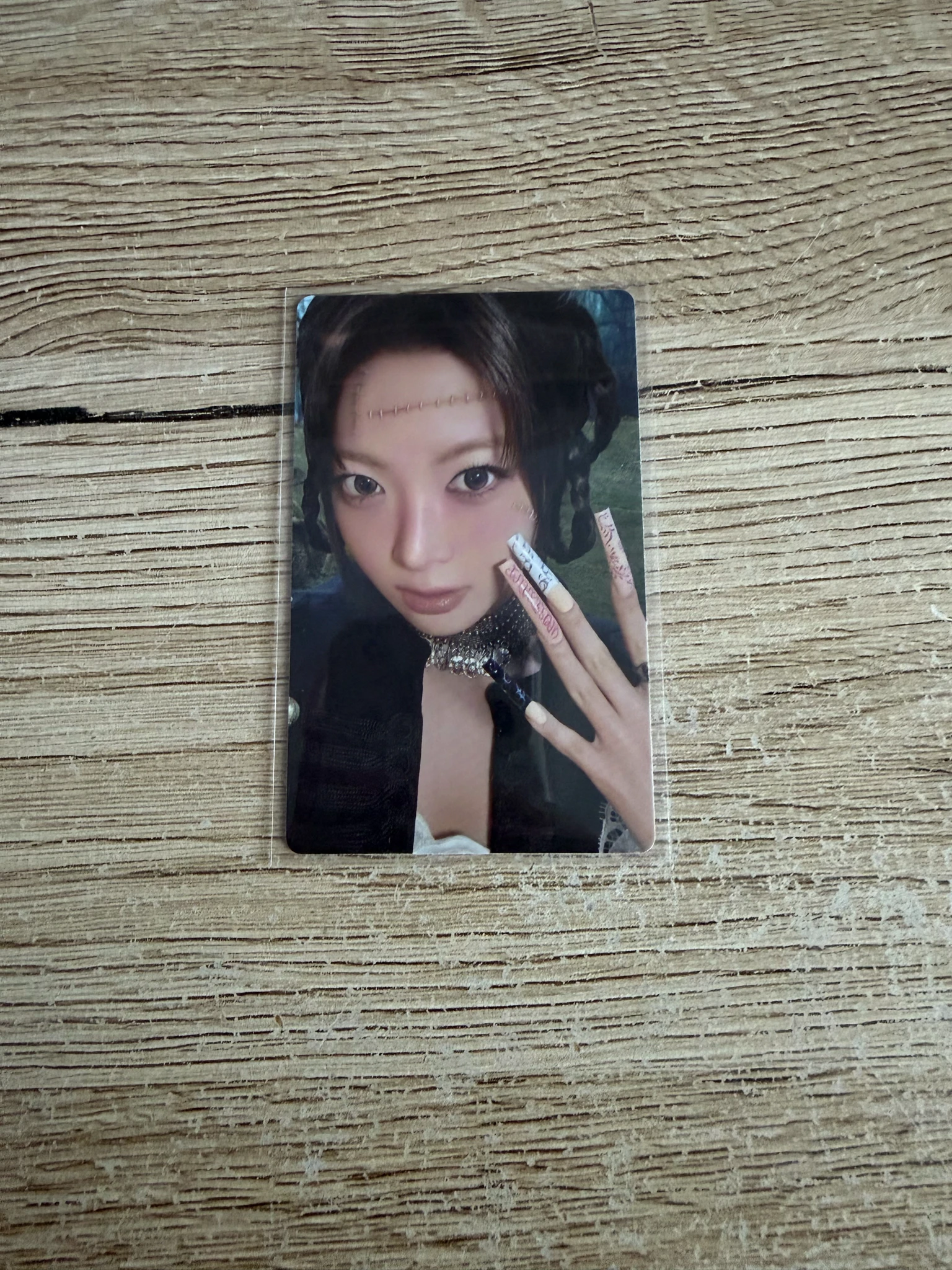 LE SSERAFIM Hong Eunchae LE SSERAFIM - Hong Eunchae - PUREFLOW pt.1 Album pob (pre-order benefit) weverse global shop (wvg) standard version listing photo 1