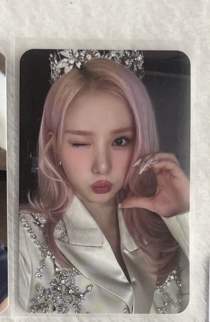 VIVIZ Eunha VIVIZ - Eunha - 2024 VIVIZ World Tour ‘V.Hind : Love and Tears’ Event purchase benefit merch photocard listing photo 1